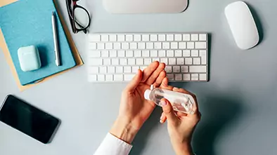 CJS innove avec son distributeur de gel hydroalcoolique